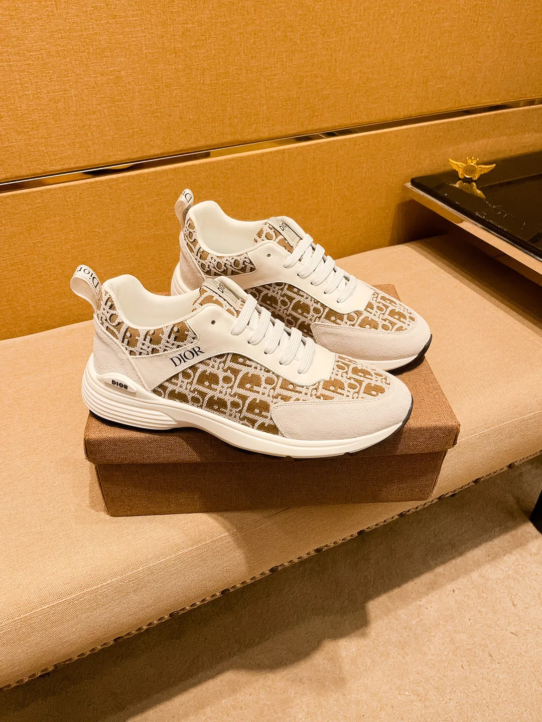 Men's shoes 💰 440💰【Dior】🔥 High-end men's shoes brand official website 1:1 latest masterpiece: the upper is made of Italian imported first-layer cowhide with a comfortable and breathable lining➕original non-slip and wear-resistant outsole🔥, making walking more convenient and comfortable! An exclusive new model, a stunning work, a beautiful 1:1 replica [color] compared to the official quality! Create a fashionable personality to set off your uniqueness! A must-have for trendy men! Classic🔥Size: 38-44 Color: 🔥Multiple colors available🔥.